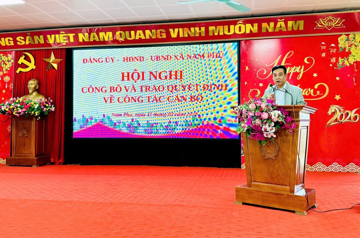 XÃ NAM PHÙ: KIỆN TOÀN ĐỘI NGŨ CÁN BỘ CHỦ CHỐT, ĐÁP ỨNG YÊU CẦU NHIỆM VỤ TRONG GIAI ĐOẠN MỚI- Ảnh 6.