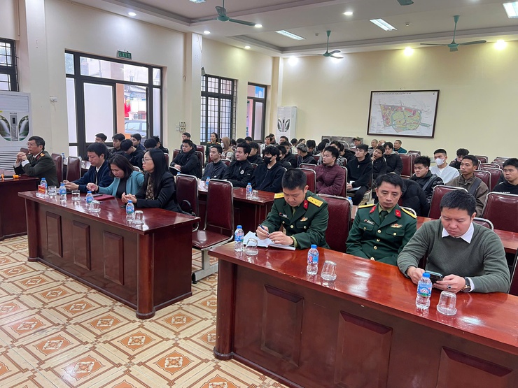 Phường Tây Mỗ giao quyết định gọi công dân nhập ngũ vào Quân đội và Công an nhân dân, gặp mặt quân nhân xuất ngũ trở về địa phương năm 2026- Ảnh 1.