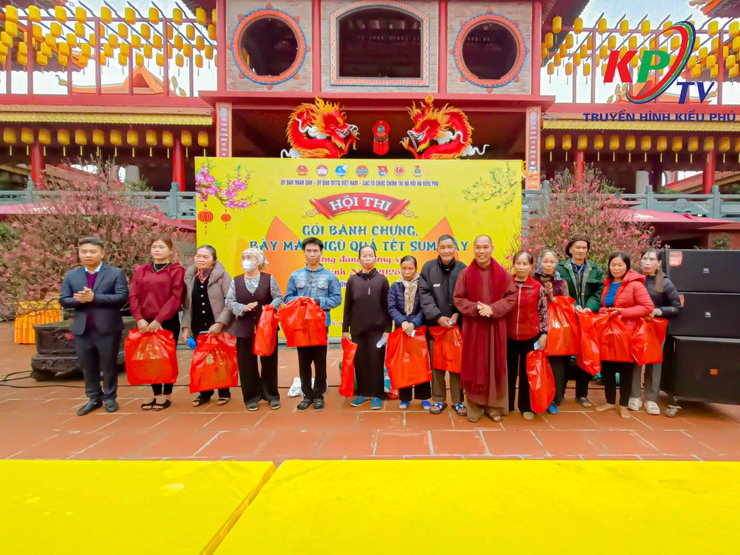 Xã Kiều Phú sôi nổi từ Hội thi gói bánh chưng, bày mâm ngũ quả và Chương trình Tết sum vầy năm 2026- Ảnh 22.