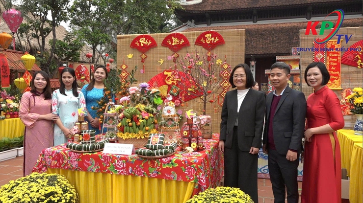 Xã Kiều Phú sôi nổi từ Hội thi gói bánh chưng, bày mâm ngũ quả và Chương trình Tết sum vầy năm 2026- Ảnh 2.