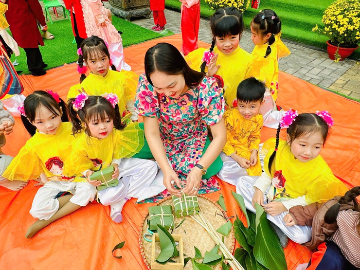 Xuân ấm áp - Tết sẻ chia tại trường mầm non Phú Kim- Ảnh 1.