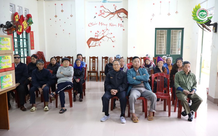 Công an xã Phú Cát lan tỏa yêu thương qua chương trình "Suất ăn yêu thương" Xuân Bính Ngọ 2026- Ảnh 2.