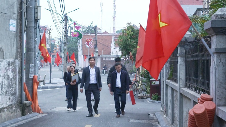 ĐỒNG CHÍ NGUYỄN THÀNH LUÂN – ỦY VIÊN BAN THƯỜNG VỤ, PHÓ CHỦ TỊCH UBND XÃ THĂM, CHÚC THỌ NGƯỜI CAO TUỔI TRÒN 100 TUỔI
- Ảnh 1.