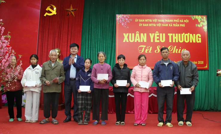 Trần Phú lan tỏa yêu thương qua chương trình “Xuân yêu thương – Tết sẻ chia”- Ảnh 1.