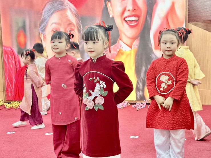 HÀNH TRÌNH XUÂN YÊU THƯƠNG - TẾT AN LÀNH NGÀNH GIÁO DỤC XÃ ĐẠI THANH- Ảnh 3.