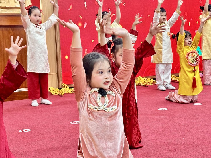 HÀNH TRÌNH XUÂN YÊU THƯƠNG - TẾT AN LÀNH NGÀNH GIÁO DỤC XÃ ĐẠI THANH- Ảnh 2.