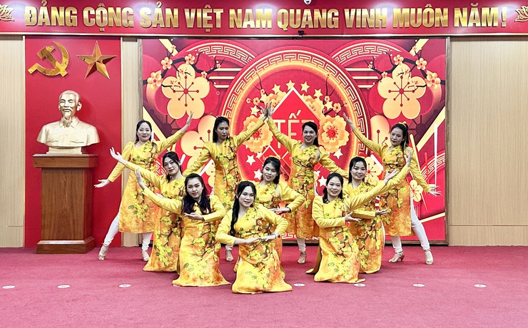 HÀNH TRÌNH XUÂN YÊU THƯƠNG - TẾT AN LÀNH NGÀNH GIÁO DỤC XÃ ĐẠI THANH- Ảnh 6.