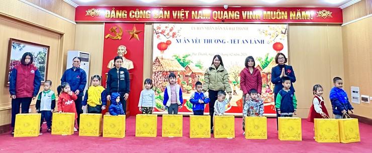 HÀNH TRÌNH XUÂN YÊU THƯƠNG - TẾT AN LÀNH NGÀNH GIÁO DỤC XÃ ĐẠI THANH- Ảnh 7.