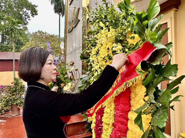 Đảng ủy – HĐND – UBND – UB.MTTQVN xã Đại Thanh dâng hương dâng hoa viếng 4 nghĩa trang liệt sỹ và 01 đài tưởng niệm các anh hùng liệt sỹ trên địa bàn xã- Ảnh 6.