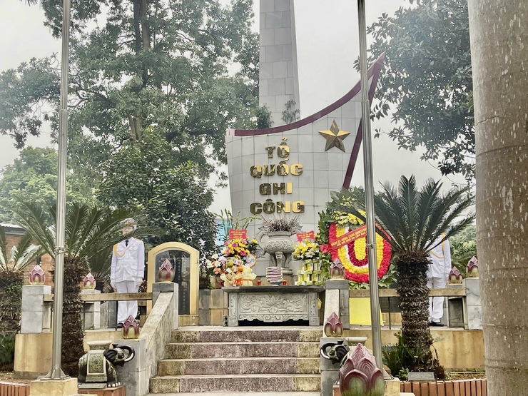 Đảng ủy – HĐND – UBND – UB.MTTQVN xã Đại Thanh dâng hương dâng hoa viếng 4 nghĩa trang liệt sỹ và 01 đài tưởng niệm các anh hùng liệt sỹ trên địa bàn xã- Ảnh 9.