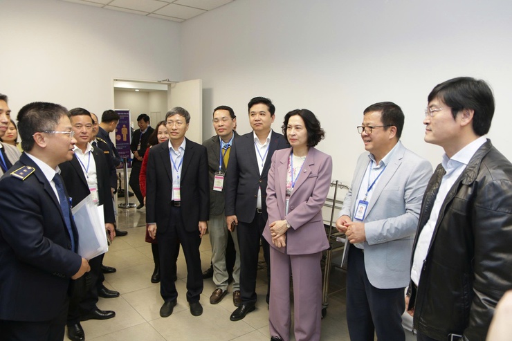 Sẵn sàng "trực chiến" xuyên Tết phòng chống dịch bệnh, chủ động bảo vệ sức khỏe nhân dân- Ảnh 1.