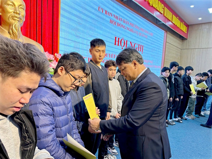 Hội nghị trao quyết định cho các đồng chí nhập ngũ và thực hiện nghĩa vụ tham gia Công an nhân dân năm 2026- Ảnh 3.