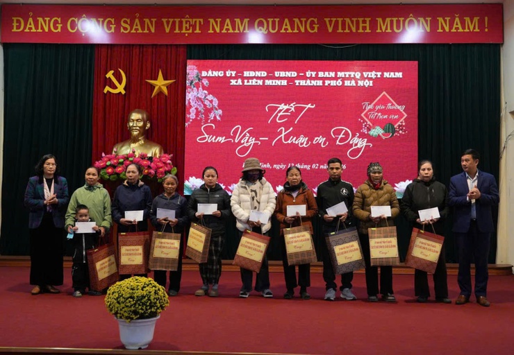 Đảng ủy - HĐND - UBND, Ủy ban MTTQ xã Liên Minh tổ chức: “ Tết Sum vầy – Xuân ơn Đảng”- Ảnh 3.