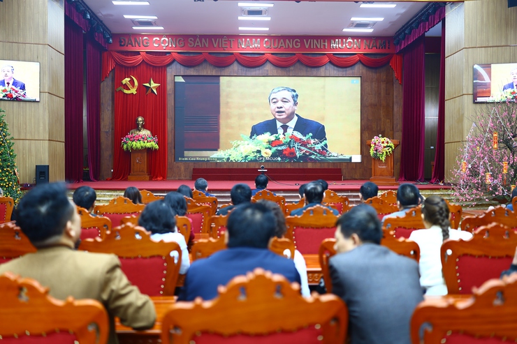 Thạch Thất: Cán bộ, Đảng viên tham dự hội nghị toàn quốc nghiên cứu, học tập, quán triệt và triển khai thực hiện Nghị quyết đại hội XIV của Đảng- Ảnh 2.