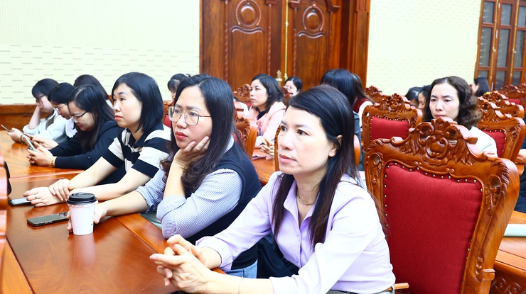 Thạch Thất: Cán bộ, Đảng viên tham dự hội nghị toàn quốc nghiên cứu, học tập, quán triệt và triển khai thực hiện Nghị quyết đại hội XIV của Đảng- Ảnh 6.