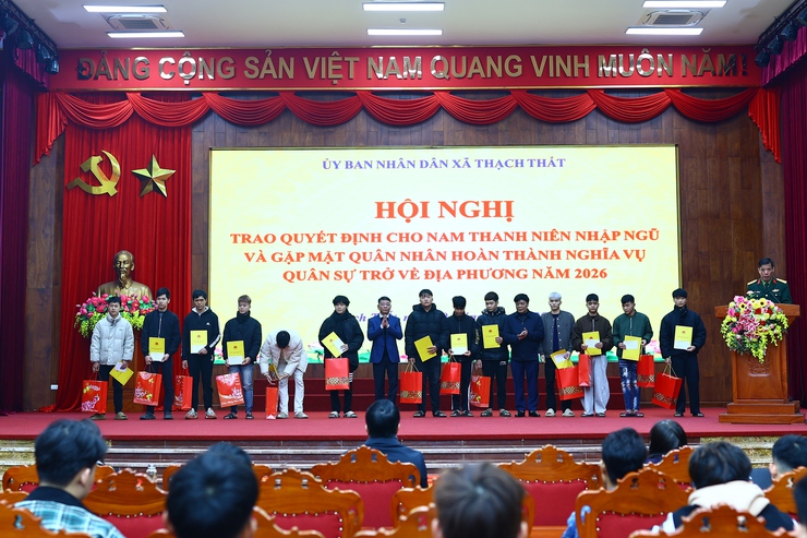 Thạch Thất tổ chức hội nghị trao quyết định nhập ngũ và gặp mặt quân nhân hoàn thành nghĩa vụ quân sự trở về địa phương năm 2026- Ảnh 5.