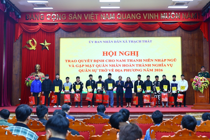 Thạch Thất tổ chức hội nghị trao quyết định nhập ngũ và gặp mặt quân nhân hoàn thành nghĩa vụ quân sự trở về địa phương năm 2026- Ảnh 1.