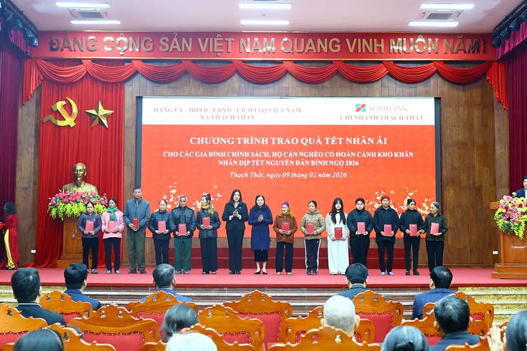 Agribank Thạch Thất đồng hành cùng xã Thạch Thất trao 150 suất quà Tết xuân Bính Ngọ 2026- Ảnh 10.