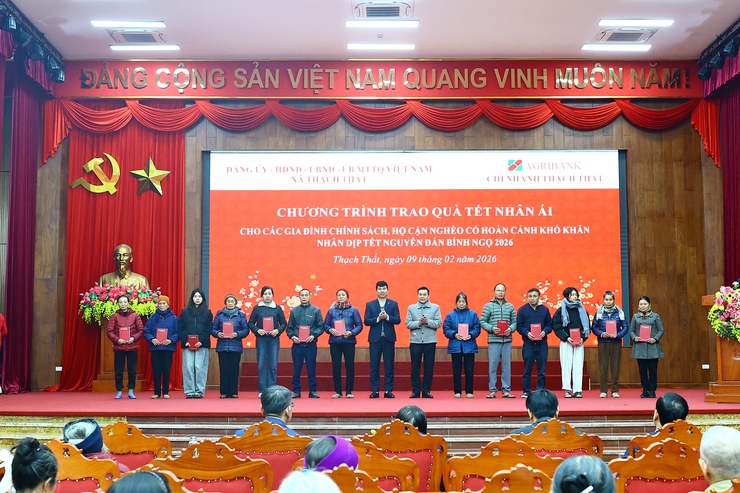 Agribank Thạch Thất đồng hành cùng xã Thạch Thất trao 150 suất quà Tết xuân Bính Ngọ 2026- Ảnh 9.