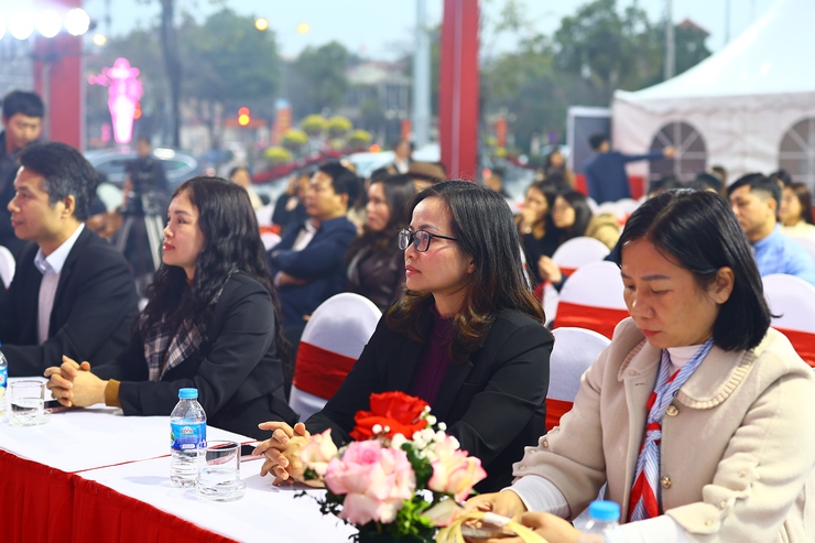 Thạch Thất khai mạc không gian quảng bá sản phẩm tiêu biểu, đặc sản, OCOP phục vụ Tết Bính Ngọ - “Xuân đoàn kết” 2026- Ảnh 11.