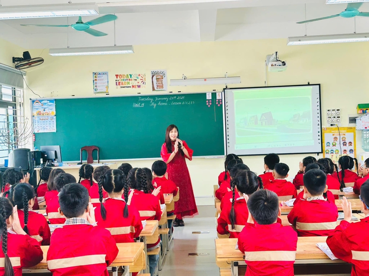 Hà Nội đẩy mạnh cải cách hành chính trong lĩnh vực Giáo dục: Ủy quyền giải quyết 33 thủ tục, nâng cao hiệu lực phục vụ người dân và xã hội- Ảnh 2.