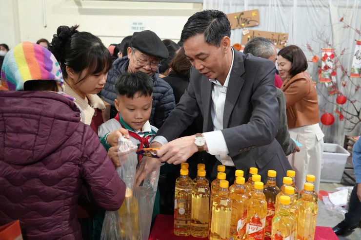 Đảng ủy - HĐND - UBND, Ủy ban MTTQ xã Liên Minh tổ chức: “ Tết Sum vầy – Xuân ơn Đảng”- Ảnh 5.