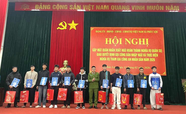 Xã Phúc Lộc: Gặp mặt quân nhân hoàn thành nghĩa vụ quân sự; giao Quyết định gọi công dân nhập ngũ và thực hiện CAND năm 2026- Ảnh 9.