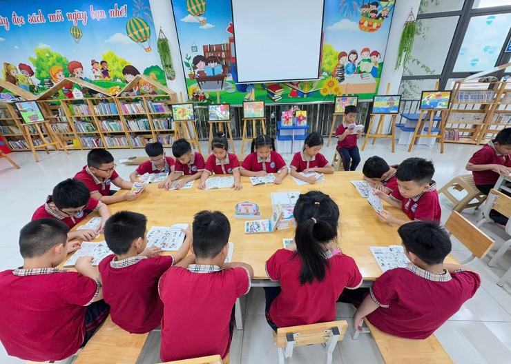 Hà Nội đẩy mạnh cải cách hành chính trong lĩnh vực Giáo dục: Ủy quyền giải quyết 33 thủ tục, nâng cao hiệu lực phục vụ người dân và xã hội- Ảnh 1.