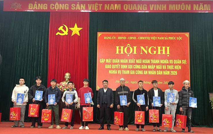 Xã Phúc Lộc: Gặp mặt quân nhân hoàn thành nghĩa vụ quân sự; giao Quyết định gọi công dân nhập ngũ và thực hiện CAND năm 2026- Ảnh 7.