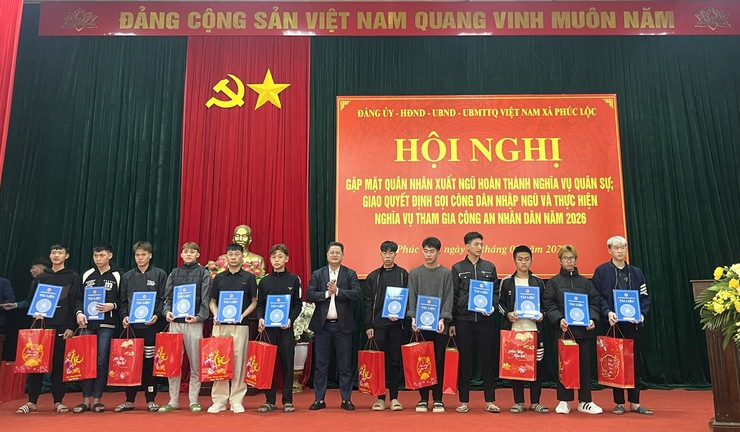 Xã Phúc Lộc: Gặp mặt quân nhân hoàn thành nghĩa vụ quân sự; giao Quyết định gọi công dân nhập ngũ và thực hiện CAND năm 2026- Ảnh 5.