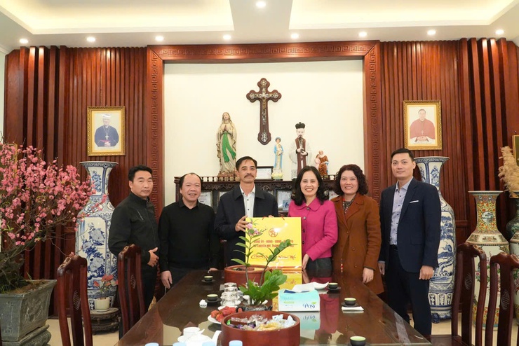 Lãnh đạo xã Chuyên Mỹ chúc tết các cơ sở tôn giáo- Ảnh 3.