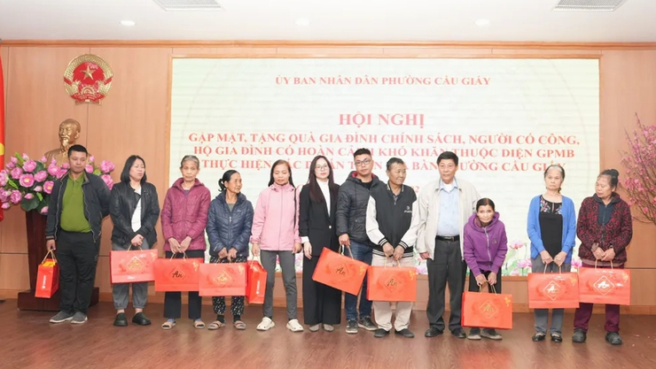 Cầu Giấy: Chăm lo đời sống các gia đình chính sách thuộc diện giải phóng mặt bằng- Ảnh 4.