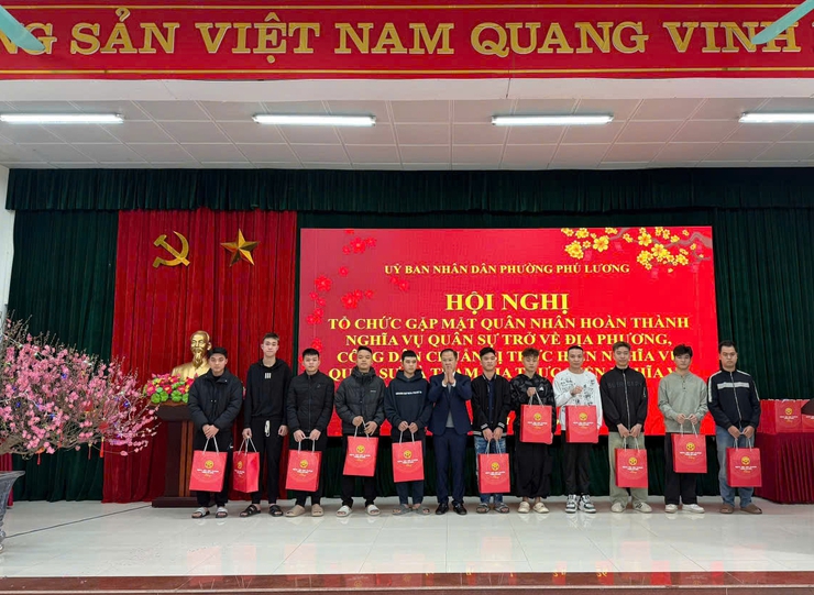 Phú Lương: Ấm áp buổi gặp mặt quân nhân xuất ngũ và công dân chuẩn bị lên đường nhập ngũ năm 2026- Ảnh 4.
