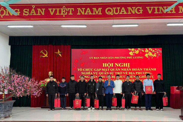 Phú Lương: Ấm áp buổi gặp mặt quân nhân xuất ngũ và công dân chuẩn bị lên đường nhập ngũ năm 2026- Ảnh 3.