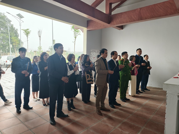 ĐẢNG ỦY – HĐND – UBND – UBMTTQ VIỆT NAM XÃ THIÊN LỘC TỔ CHỨC 4 ĐOÀN VIẾNG NGHĨA TRANG LIỆT SỸ- Ảnh 39.