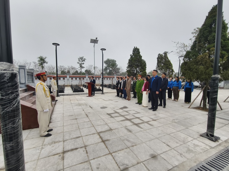 ĐẢNG ỦY – HĐND – UBND – UBMTTQ VIỆT NAM XÃ THIÊN LỘC TỔ CHỨC 4 ĐOÀN VIẾNG NGHĨA TRANG LIỆT SỸ- Ảnh 37.