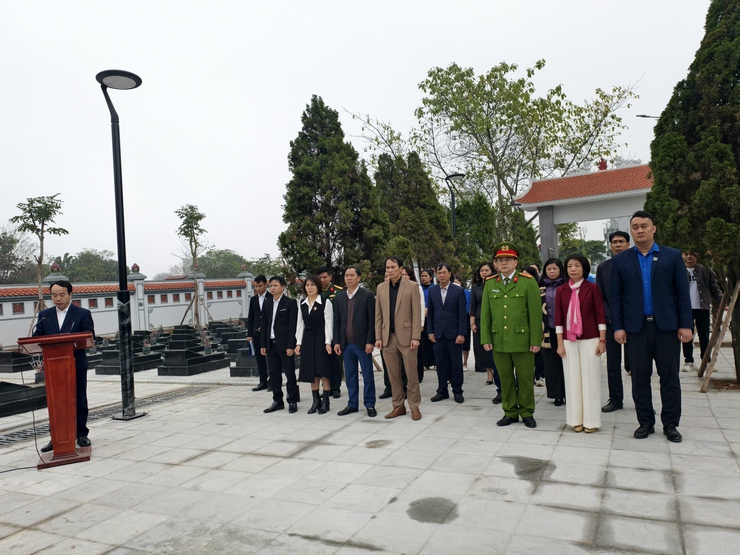 ĐẢNG ỦY – HĐND – UBND – UBMTTQ VIỆT NAM XÃ THIÊN LỘC TỔ CHỨC 4 ĐOÀN VIẾNG NGHĨA TRANG LIỆT SỸ- Ảnh 38.