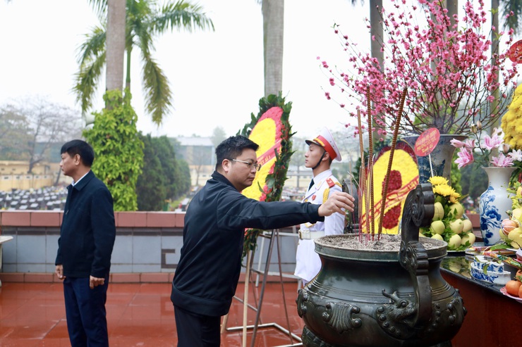Phường Xuân Đỉnh: Dâng hương tưởng niệm các Anh hùng Liệt sĩ nhân dịp Tết Bính Ngọ 2026- Ảnh 10.