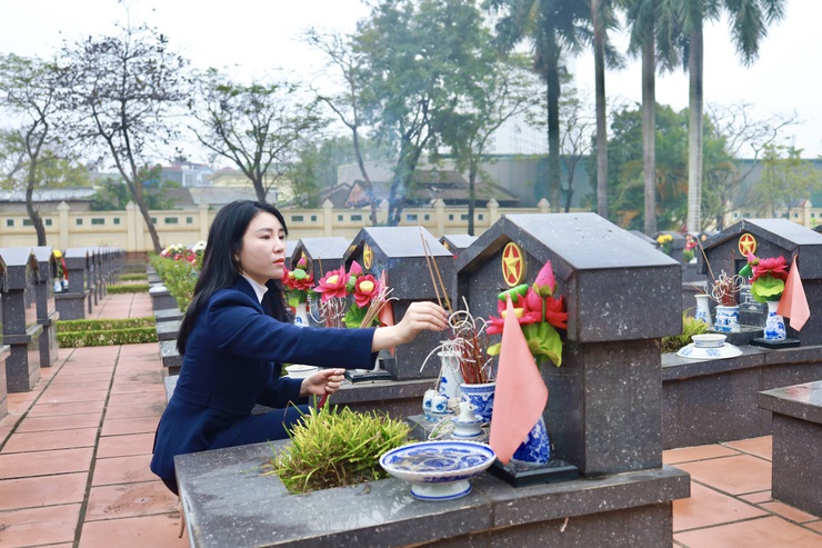 Phường Xuân Đỉnh: Dâng hương tưởng niệm các Anh hùng Liệt sĩ nhân dịp Tết Bính Ngọ 2026- Ảnh 8.