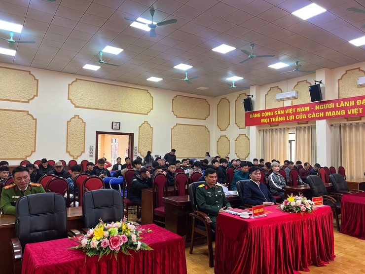 Hội nghị giao quyết định gọi công dân nhập ngũ và thực hiện nghĩa vụ tham gia Công an nhân dân năm 2026 – Thể hiện trách nhiệm chính trị và truyền thống yêu nước- Ảnh 2.