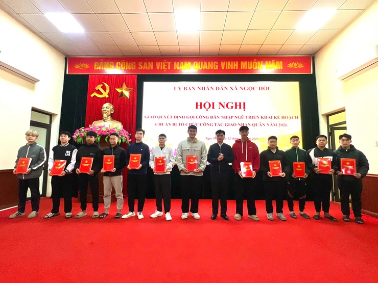 Hội nghị giao quyết định gọi công dân nhập ngũ và thực hiện nghĩa vụ tham gia Công an nhân dân năm 2026 – Thể hiện trách nhiệm chính trị và truyền thống yêu nước- Ảnh 6.