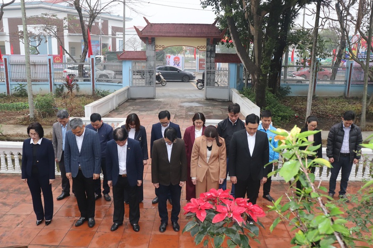 Lãnh đạo xã Thuận An viếng Nghĩa trang Liệt sỹ nhân dịp Tết Nguyên đán Bính Ngọ 2026- Ảnh 14.