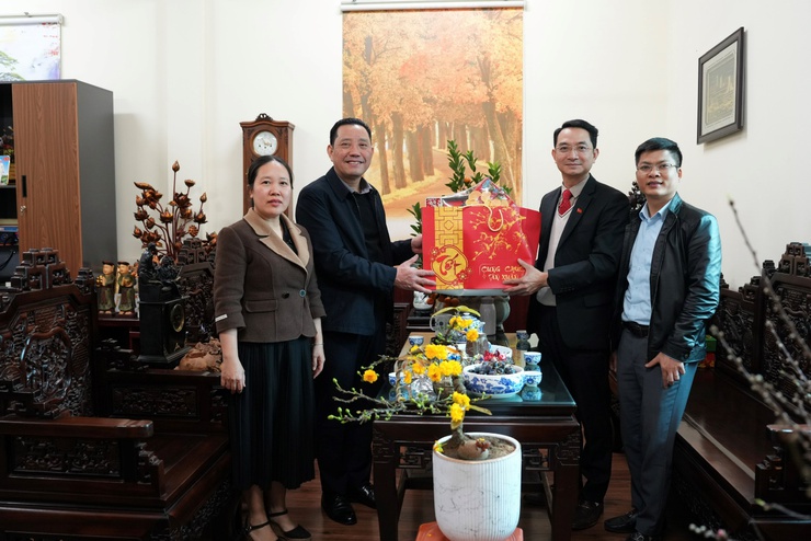 Xã Sơn Đồng thăm, chúc Tết các cơ quan hiệp quản, lực lượng vũ trang nhân dịp Xuân Bính Ngọ 2026- Ảnh 1.