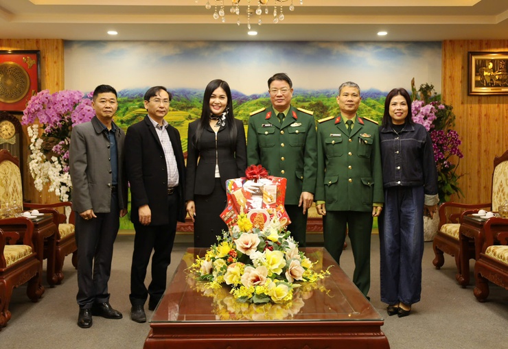 Phường Bồ Đề thăm, chúc Tết các đơn vị Quân đội đóng quân trên địa bàn- Ảnh 2.