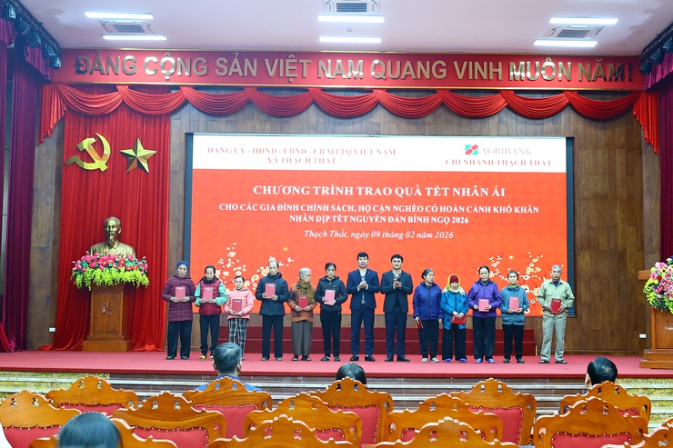 Agribank Thạch Thất đồng hành cùng xã Thạch Thất trao 150 suất quà Tết xuân Bính Ngọ 2026- Ảnh 6.