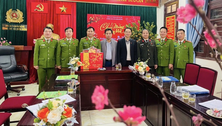 Xã Sơn Đồng thăm, chúc Tết các cơ quan hiệp quản, lực lượng vũ trang nhân dịp Xuân Bính Ngọ 2026- Ảnh 8.