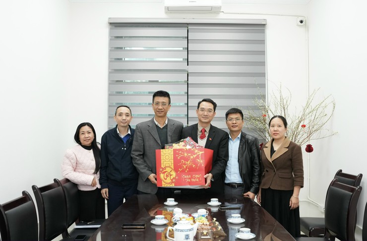 Xã Sơn Đồng thăm, chúc Tết các cơ quan hiệp quản, lực lượng vũ trang nhân dịp Xuân Bính Ngọ 2026- Ảnh 7.