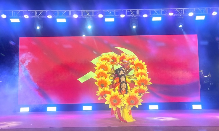 Hội Liên hiệp Phụ nữ xã Phúc Lộc tổ chức Chương trình văn nghệ "Giai điệu mùa xuân – Thắm tình đoàn kết"- Ảnh 8.