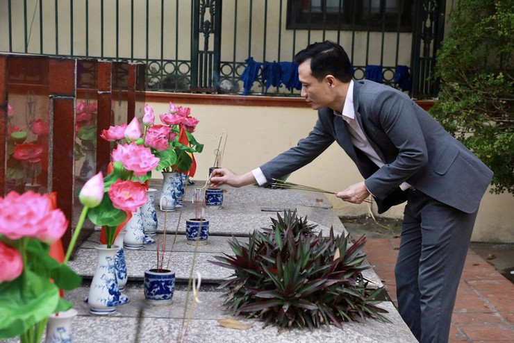 Phường Dương Nội viếng Nghĩa trang liệt sỹ nhân dịp Tết Nguyên đán Bính Ngọ- Ảnh 7.