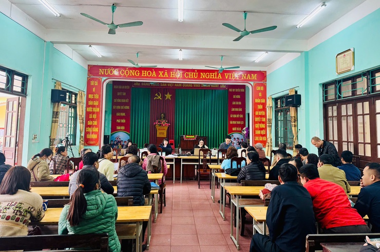 Hội LHPN xã phối hợp trao vốn giải quyết việc làm cho hội viên phụ nữ- Ảnh 1.